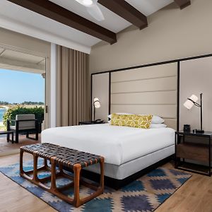 Waterview Villa King